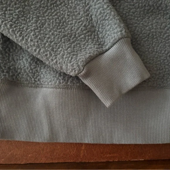 Everlane The ReNew Teddy Oversized Crew Blue Base - Size M - Picture 5 of 6